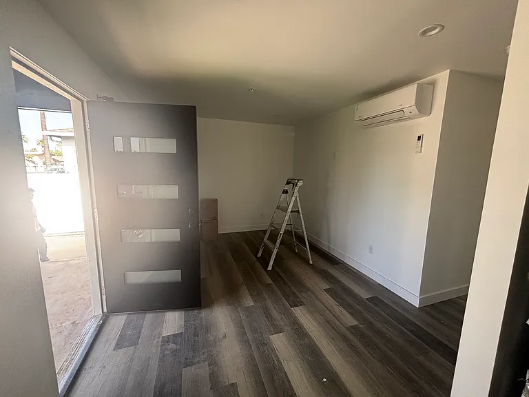 3006 S Palm Grove Ave #1 — Photo 2