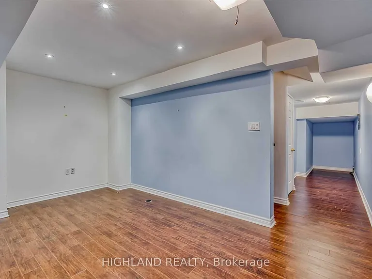 763 Millworks Cres — Photo 15