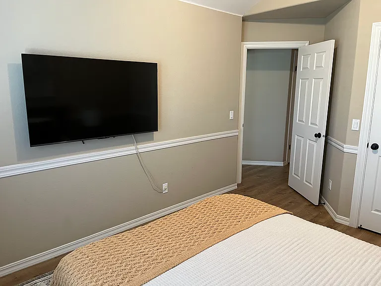 1174 E Kenosha Ave — Photo 8