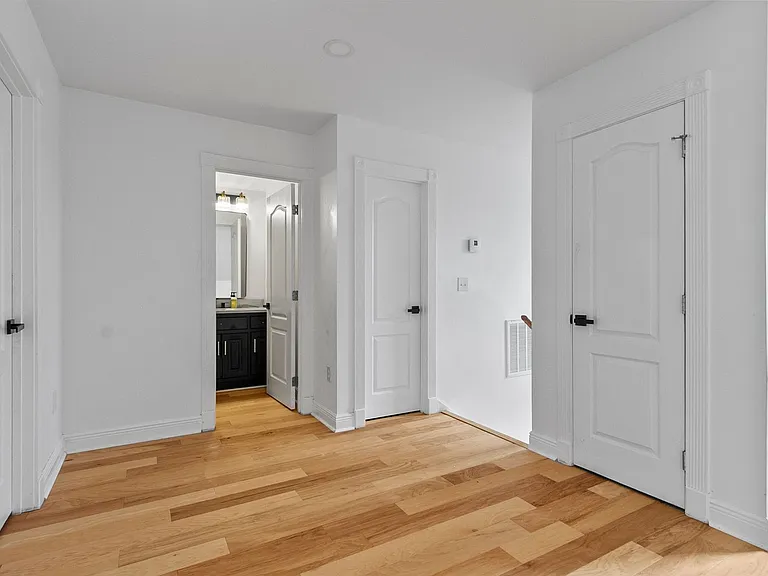 6337 Bryant Cir — Photo 18