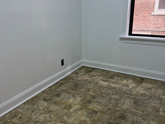 5th image of 4543 41st St APT 1R
