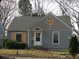 835 Pearl St, Aurora, IL 60505