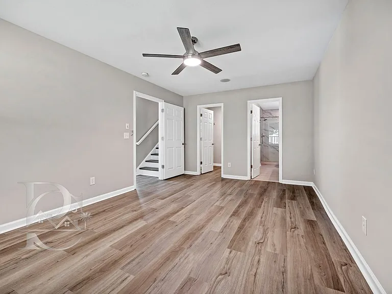 1039 Glencroft Dr — Photo 14