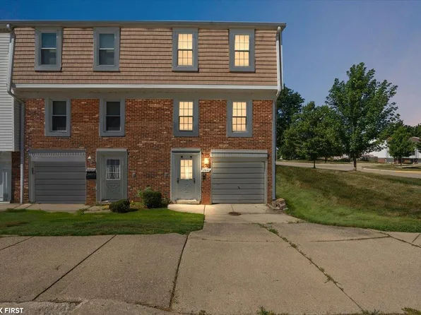 37680 Charter Oaks Blvd #325, Clinton Township, MI 48036