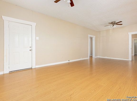 5th image of 522 Stratford Ct