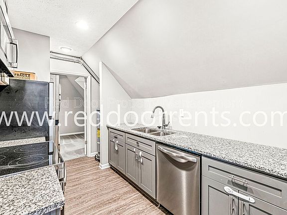 3rd image of 2345 N Kenwood Ave #C