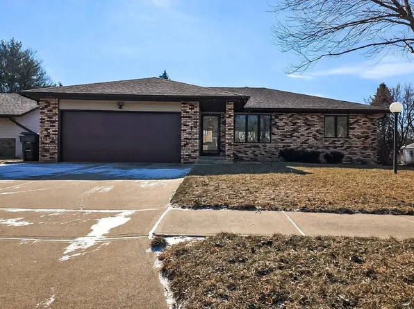 4416 46th Street Ct, Sioux City, IA 51108