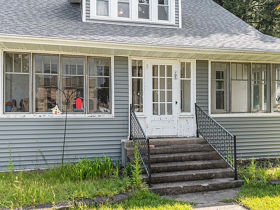 2nd image of 105 E Sumner St