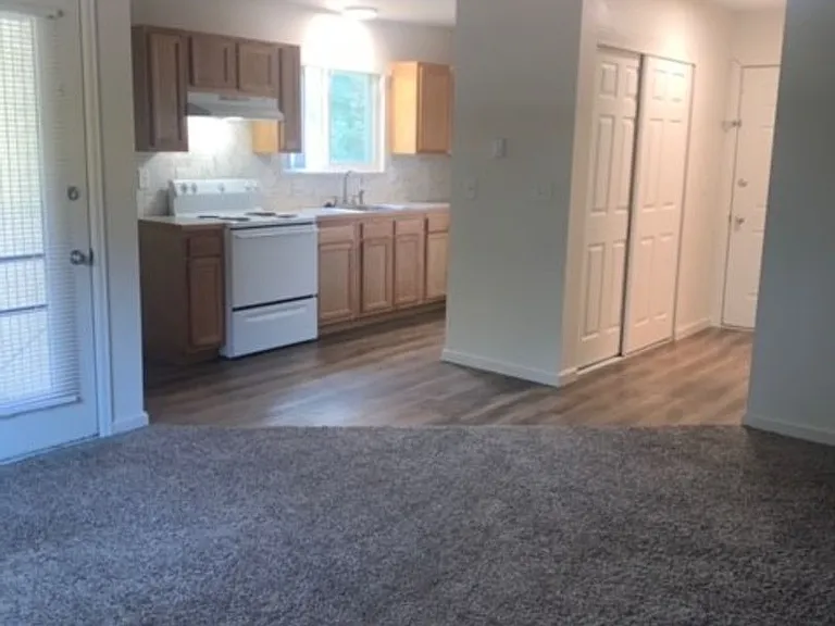 Campus Park Apartments - SAMI Apartments — Photo 3