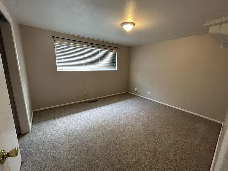 909 E Browning Ave #C — Photo 4
