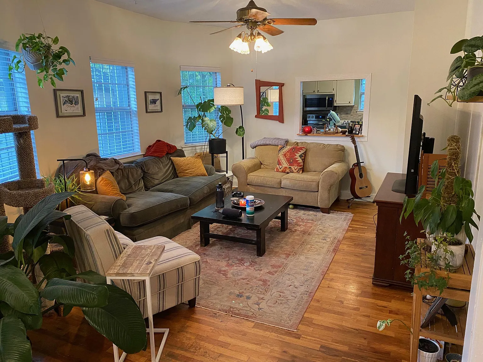 3 bed, 1258 sqft, $1,800 — Photo 4