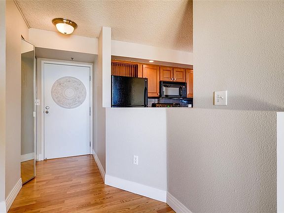 3rd image of 601 W 11th Ave APT 217