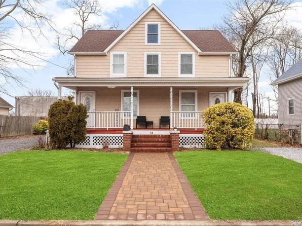 13 Maple Avenue, Port Jefferson Station, NY 11776