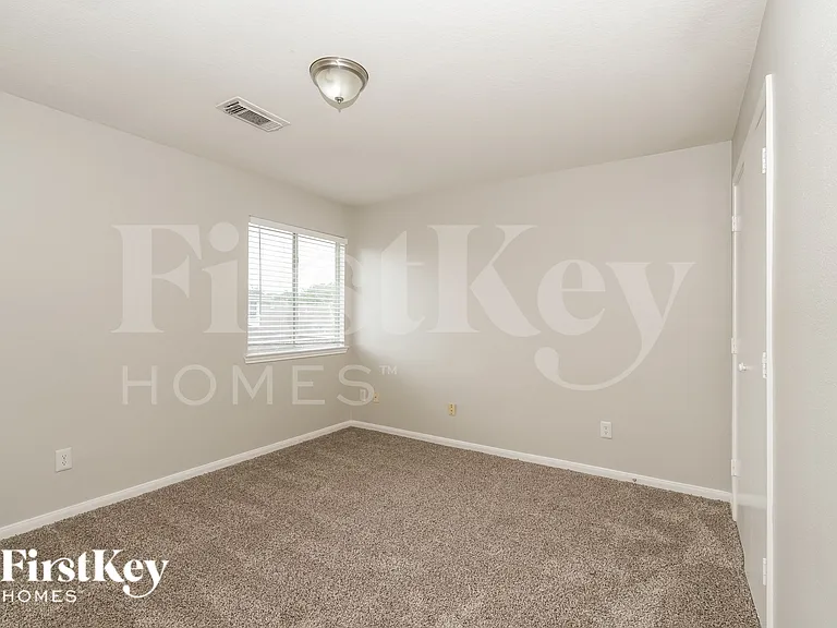 1438 Rocky Glen Ln — Photo 15