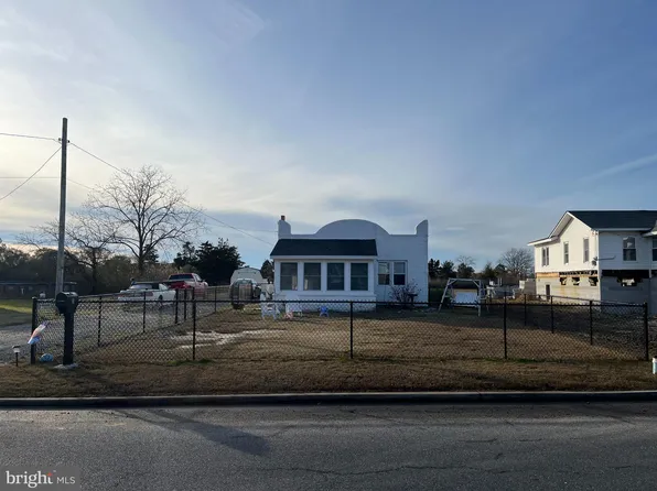 15 Wynfall Ave, Crisfield, MD 21817