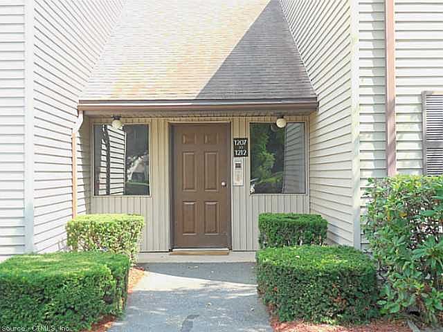 1st image of 1209 Twin Circle Dr