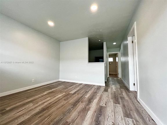 2nd image of 711 SW 5th St #2