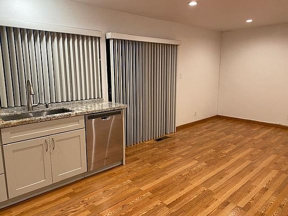 4th image of 2424 Williamsburg Ct