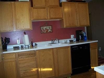 4th image of 604 E 2nd St