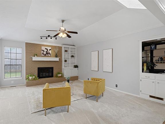 4th image of 2201 Summer Way Ln