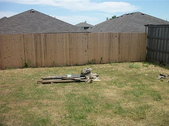 3rd image of 2049 Meadow Park Dr