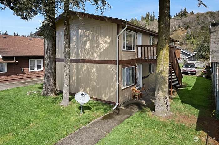 1st image of 2519 Sumner Ave #2
