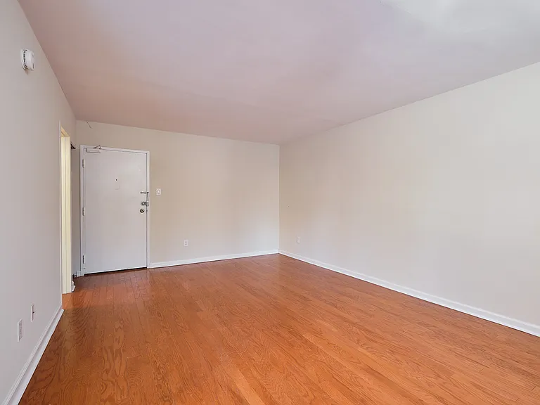 2710 Macomb St NW #218 — Photo 4