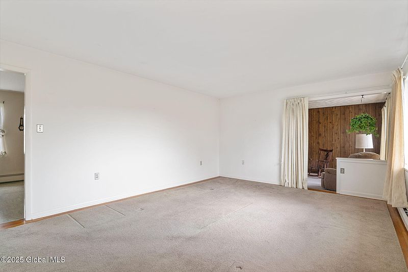 5th image of 113 Royal Drive