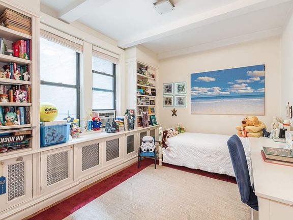 3rd image of 119 E 84th St APT 1C