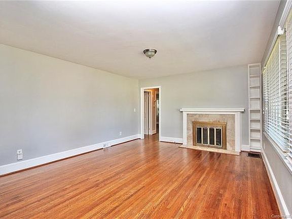 5th image of 1132 Roanoke Ave