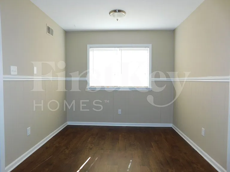 6135 Haddington Dr — Photo 9