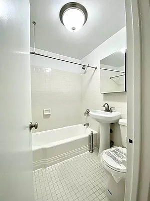 Rented by Bond New York | media 10