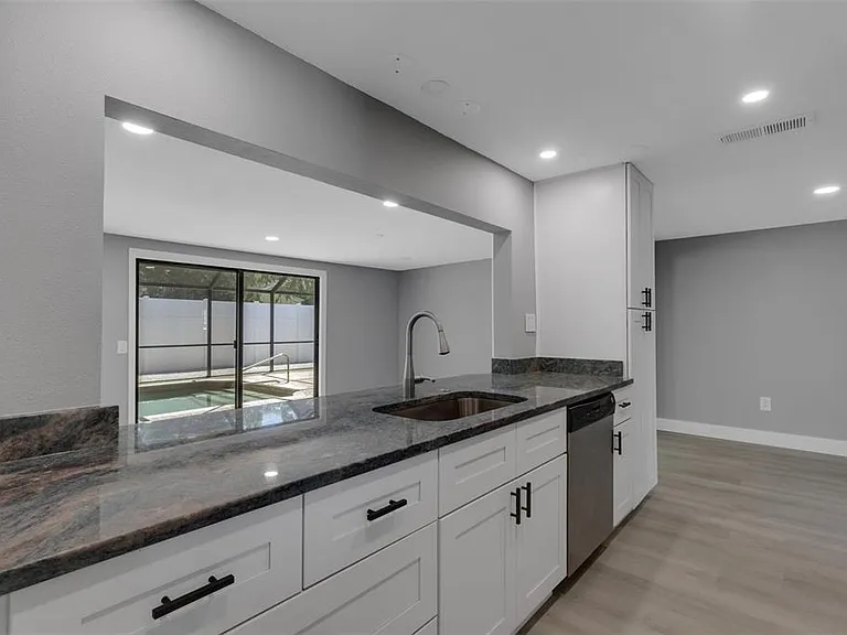 4645 Hunter Ridge Dr — Photo 26