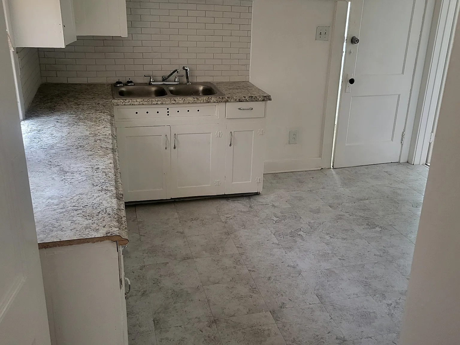 2269 Clairmount St — Photo 4