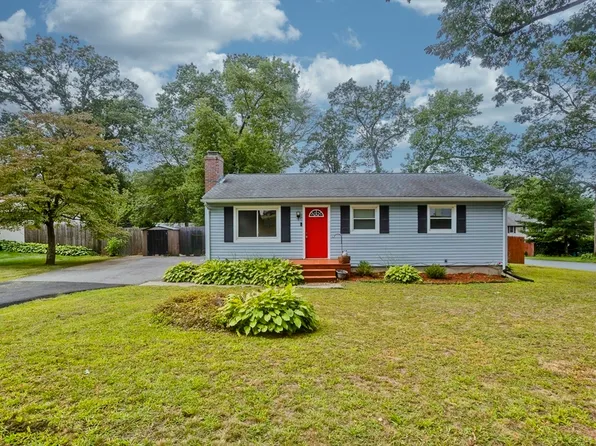 90 Feltham Rd, Springfield, MA 01118