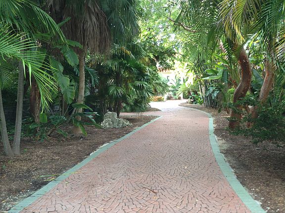3rd image of 805 E Shore Dr