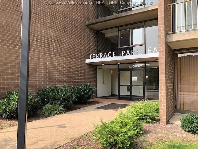 1st image of 2106 Kanawha Blvd E APT 403-A
