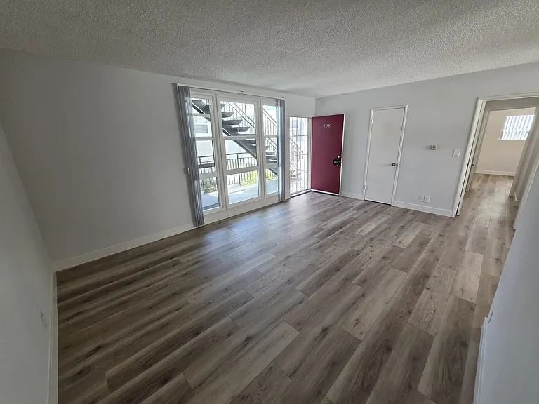 1732 N Harvard Blvd #108 — Photo 12