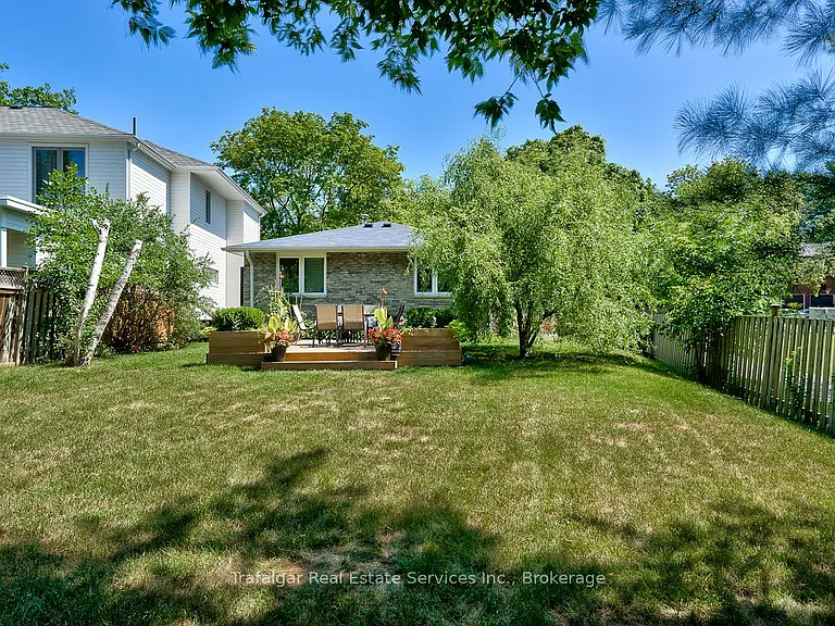 461 Maple Ave — Photo 8