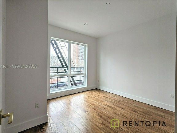 5th image of 61 Montrose Ave #101