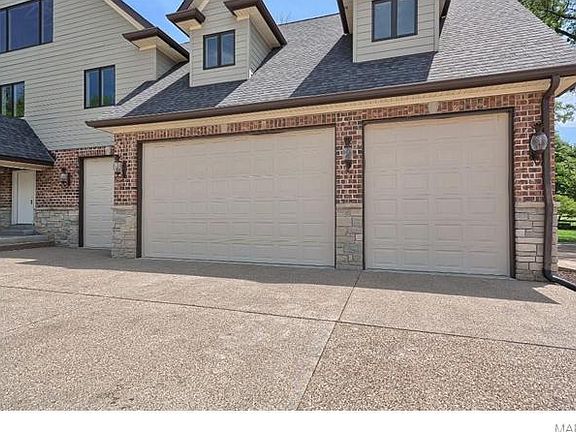 5th image of 39 Auburndale Dr