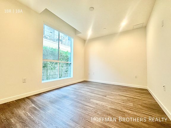 4th image of 714 N Sweetzer Ave #207A