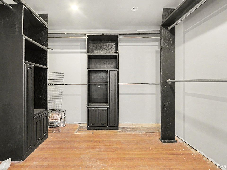 1646 Chicago Blvd, photo 24