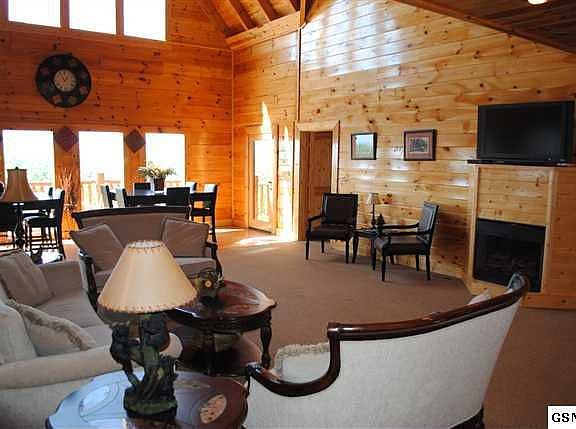 3rd image of 1081 Towering Oaks Dr