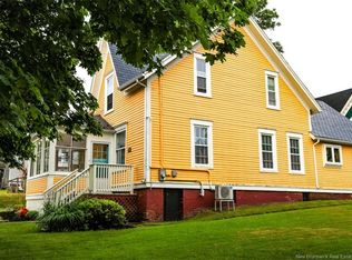 325 Saint James St, Saint John, NB E2M2E7