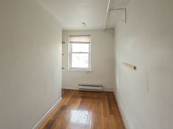 3rd image of 825 Frederick Rd Rear 2
