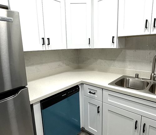 2nd image of 1800 Rexford Dr APT 3