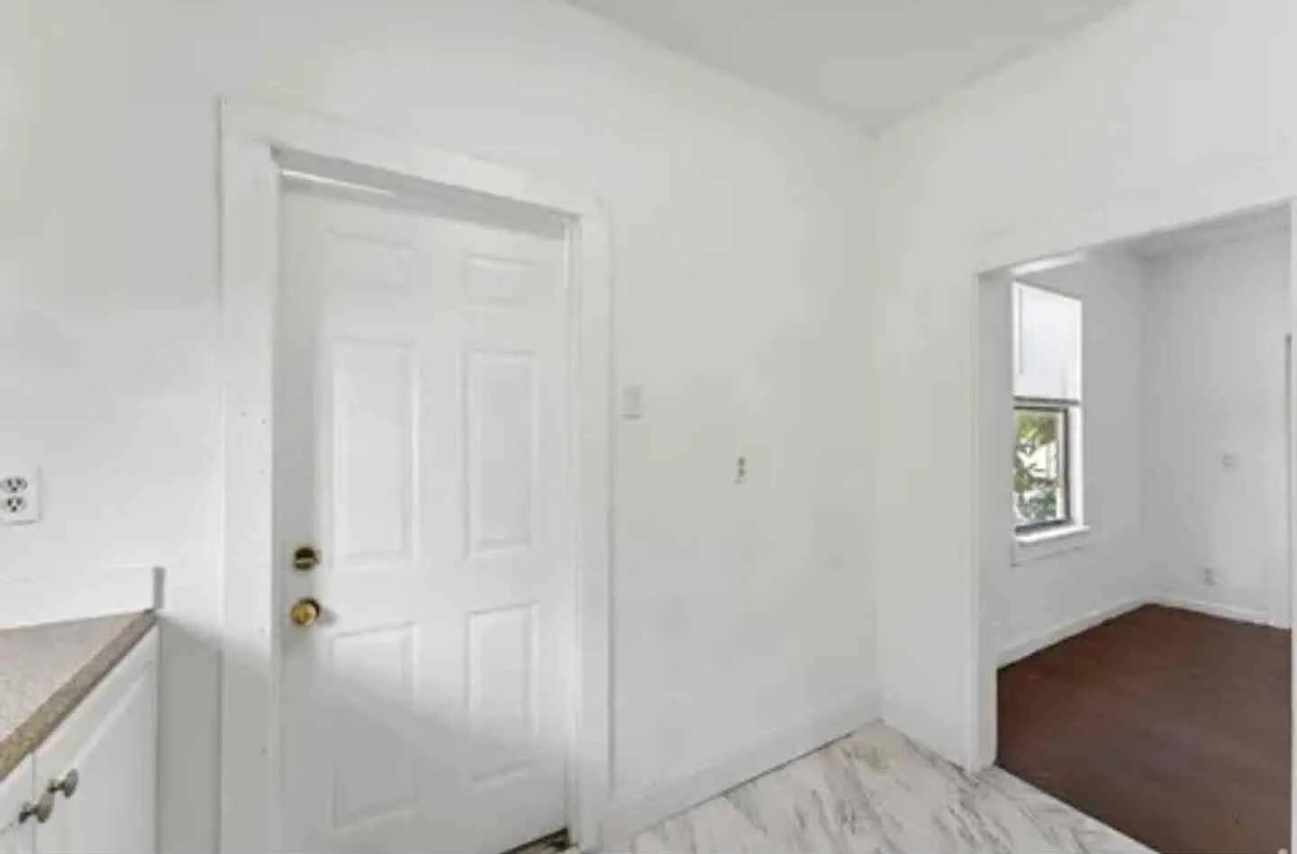 3 bed, 850 sqft, $2,500 — Photo 1