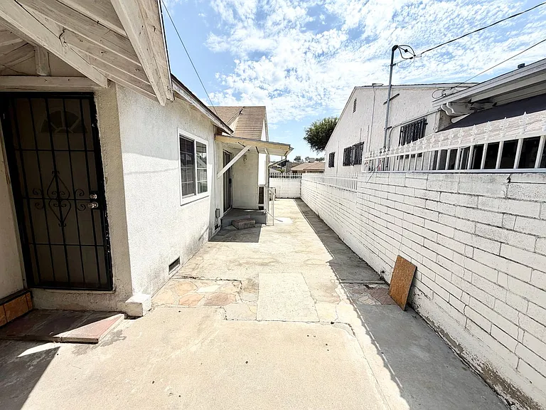 221 W Hammel St — Photo 26