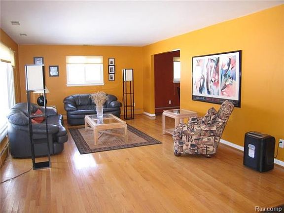5th image of 4017 Iverness Ln